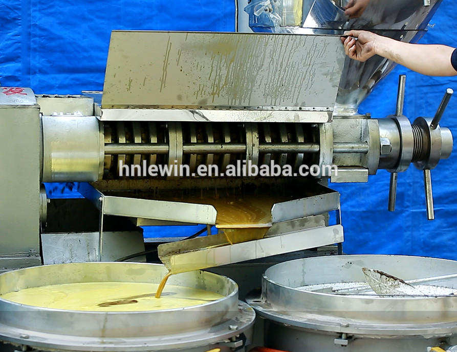120-160 Kg/h Capacity Screw Oil Press Machine With 2*1.6*2.7m Size