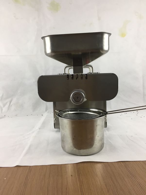 Mini Type Kitchen Oil Press Machine , Low Noise Cold Press Extraction Machine