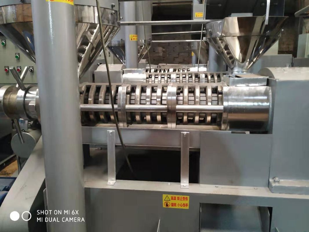 Spiral Pressing Sunflower Seed Industrial Oil Press Machine 1600kg Weight