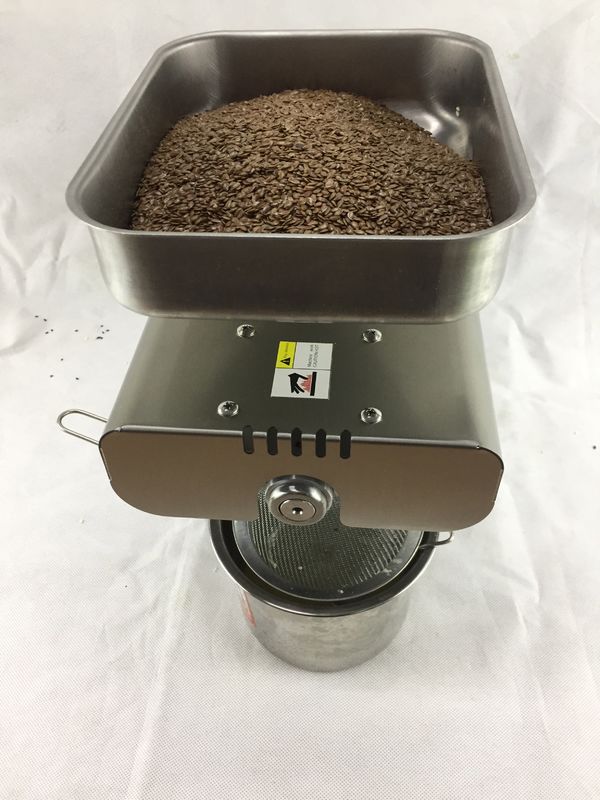 High Oil Yield Screw Desk Type Oil Machine Commecial Oil Press Machine